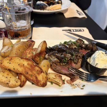 botL - Steak and Portobello with Fingerling Potatoes - Cocktail Bars Near Me - New Kensington, Pennsylvania botL - Steak and Portobello with Fingerling Potatoes - Cocktail Bars Near Me - New Kensington, Pennsylvania