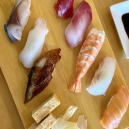 Lunch nigiri set, highly recommend! 10/10 Lunch nigiri set, highly recommend! 10/10