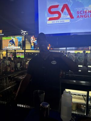 Pluckers Wing Bar by null