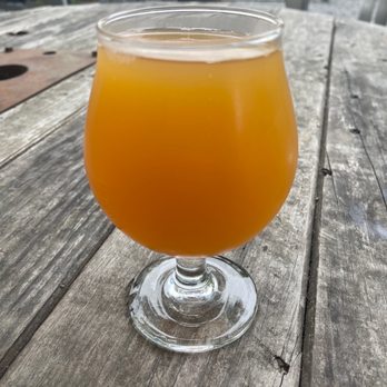 Log Tavern Brewing - Slay saison - Brewpubs Near Me - Milford, Pennsylvania Log Tavern Brewing - Slay saison - Brewpubs Near Me - Milford, Pennsylvania