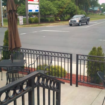 Boston Bay Pizza - patio seating - Pizza Near Me - Chicopee, Massachusetts