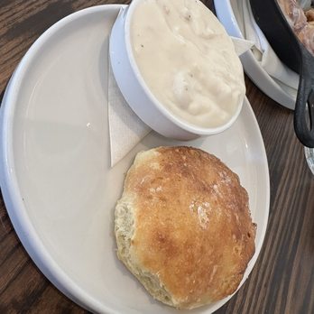 The Wild Fork - Biscuits and gravy - American Near Me - Tulsa, Oklahoma
