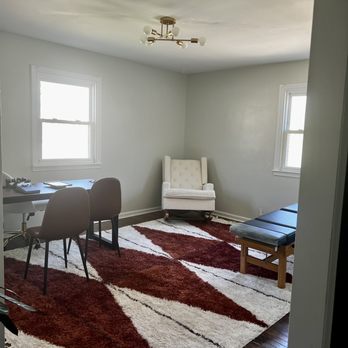 Prana Chiropractic - Exam room - Chiropractors Near Me - Indianapolis, Indiana