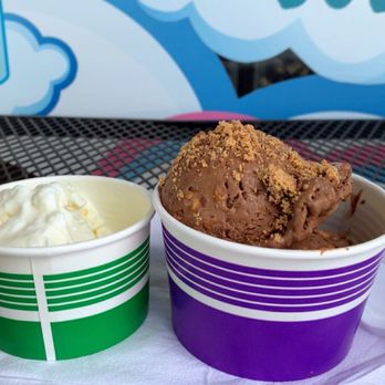 Foggi Ice Cream - Reese's Peanut Butter and Chocolate Ice Cream - Ice Cream & Frozen Yogurt Near Me - Mission, Kansas Foggi Ice Cream - Reese's Peanut Butter and Chocolate Ice Cream - Ice Cream & Frozen Yogurt Near Me - Mission, Kansas
