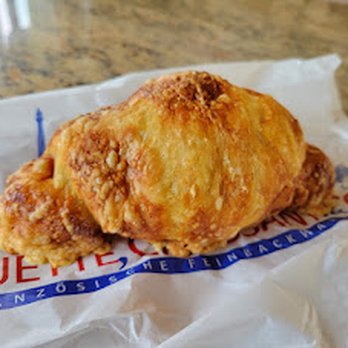 Baguette Croissant & Co - Schinken-Käse Croissant - Bakeries Near Me - Berlin, BE