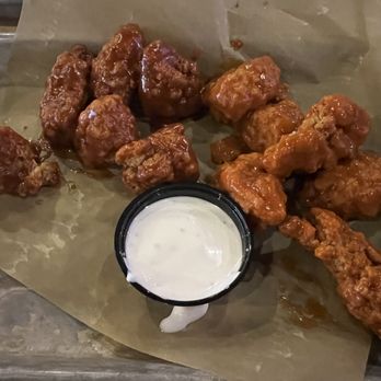 Buffalo Wild Wings - Boneless wings - American Near Me - Denver, Colorado