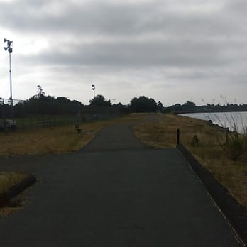 Encinal Boat Ramp - The view of the trail coming back after walking to the ships - Hiking Near Me - Alameda, California