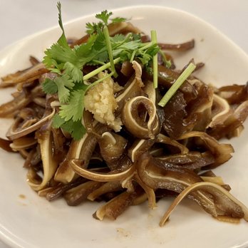X’ Kitchen 川香阁 - a plate of noodles and mushrooms - Szechuan Near Me - Houston, Texas X’ Kitchen 川香阁 - a plate of noodles and mushrooms - Szechuan Near Me - Houston, Texas