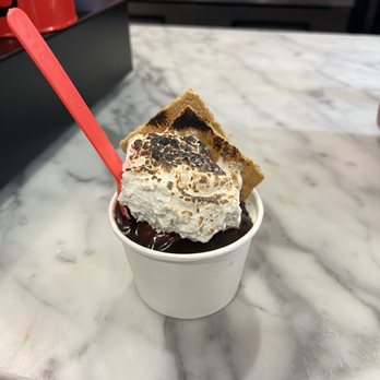 Churn - S'more sundae w/ vanilla ice cream - Ice Cream & Frozen Yogurt Near Me - Phoenix, Arizona