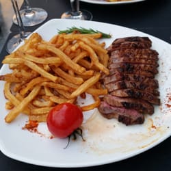 La Suite - Magret de canard au miel et les frites maison , un délice