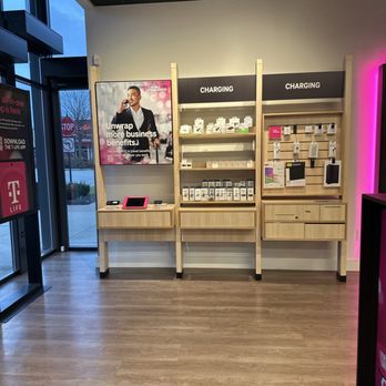 T-Mobile - Charging options! - Mobile Phones Near Me - Carmel, Indiana