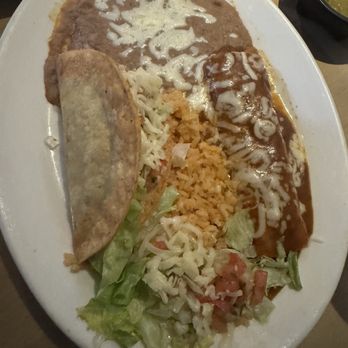 Florez Bar & Grill - Beef taco and chicken enchilada combo plate - Mexican Near Me - Sacramento, California
