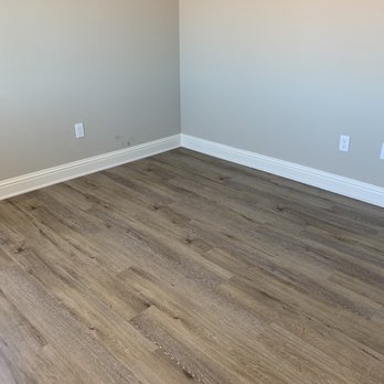 Rubio's Flooring Services - Luxury vinyl plank for spare room home gym project. - Flooring Near Me Rubio's Flooring Services - Luxury vinyl plank for spare room home gym project. - Flooring Near Me
