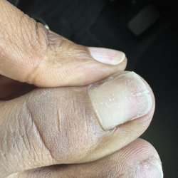 Posh Nails and Spa - The cracked nail
