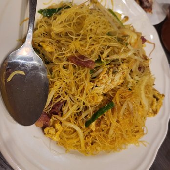 Yi Xin Cafe - Singapore noodles looks good but absolutely no taste. - Hong Kong Style Cafe Near Me - Honolulu, Hawaii Yi Xin Cafe - Singapore noodles looks good but absolutely no taste. - Hong Kong Style Cafe Near Me - Honolulu, Hawaii