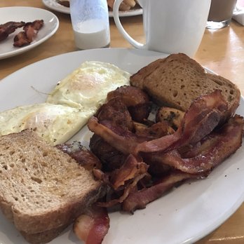 Corner Cafe - Breakfast & Brunch Near Me - Newport, Rhode Island