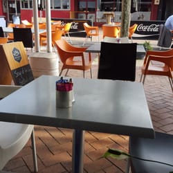 The Dry Dock - Plenty of outdoor seating