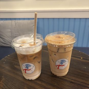 L'Avion Café - Iced cappuccino with extra shot of expresso and phoenix delight - Themed Cafes Near Me - New York, New York
