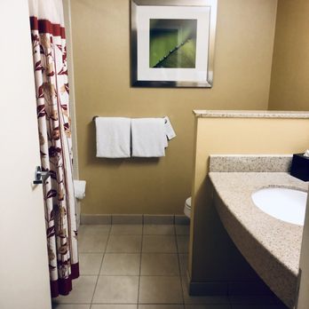 Courtyard by Marriott Boston-South Boston - The bathroom. - Hotels Near Me - Boston, Massachusetts Courtyard by Marriott Boston-South Boston - The bathroom. - Hotels Near Me - Boston, Massachusetts