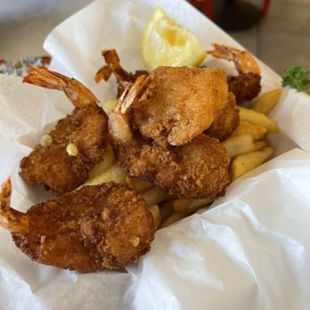 Chowders - Friend shrimp basket and seasoned fries - Seafood Near Me - San Francisco, California Chowders - Friend shrimp basket and seasoned fries - Seafood Near Me - San Francisco, California