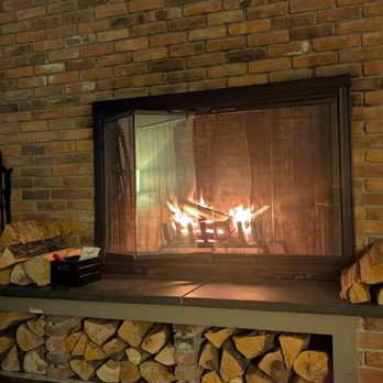 AWOL Stowe - Fireplace in the 2 bedroom apartment - Hotels Near Me - Stowe, Vermont