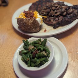 Texas Roadhouse - Ribeye (24oz), Fully loaded baked potato and green beans