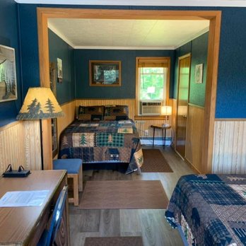 Maple Grove Lodging - Bear Den - Hotels Near Me - Finland, Minnesota Maple Grove Lodging - Bear Den - Hotels Near Me - Finland, Minnesota