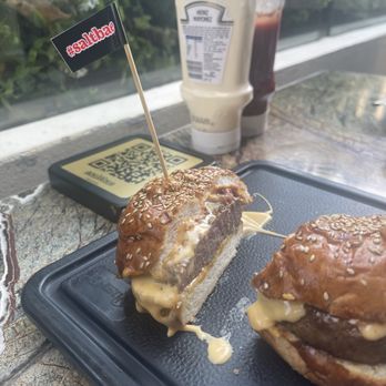 Saltbae Burger - Incredible burger - Burgers Near Me Saltbae Burger - Incredible burger - Burgers Near Me