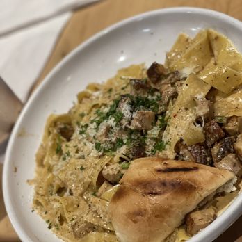 Localz Bistro - Cajun chicken Alfredo - New American Near Me - Sandy, Utah Localz Bistro - Cajun chicken Alfredo - New American Near Me - Sandy, Utah