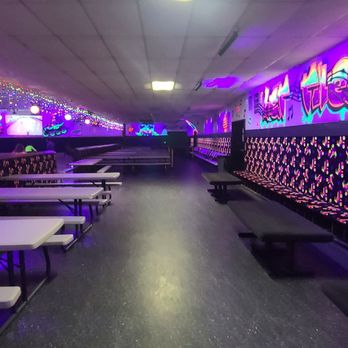 RollerWorld NorthEast - Skating Rinks Near Me - Haltom City, Texas