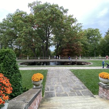 Stan Hywet Hall & Gardens - Garden behind the mansion. - Museums Near Me - Akron, Ohio Stan Hywet Hall & Gardens - Garden behind the mansion. - Museums Near Me - Akron, Ohio