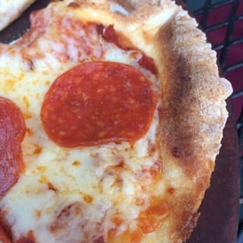 Puccini Restaurant - Kid's pepperoni pizza... Awesome crispy crust. - Pizza Near Me - Cumberland, Maryland