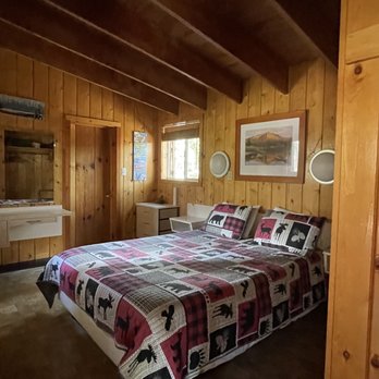 Kit Carson Lodge - The bedroom - Hotels Near Me - Kit Carson, California