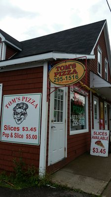Tom's Pizza by null