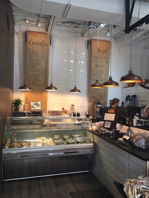 Photo of O'Bagel - Montréal, QC, CA. Really cute shop.