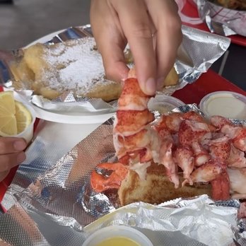 Red's Eats - Maine lobster, nothing like it - Seafood Near Me - Wiscasset, Maine