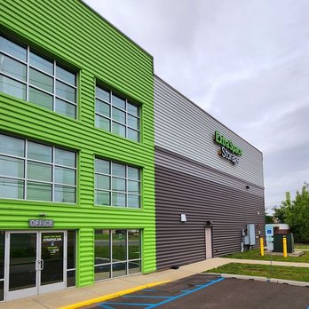 Extra Space Storage - Beauty Image - Extra Space Storage at 1007 Jersey Ave, New Brunswick, NJ 08901 - Self Storage Near Me - New Brunswick, New Jersey