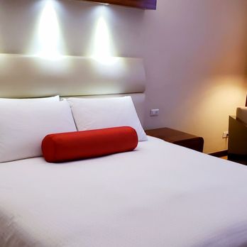 Marco Polo Plaza Cebu - King size suite - Hotels Near Me - Cebu City, CEB