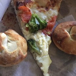 Carmelo's Pizza - Deeeelicious