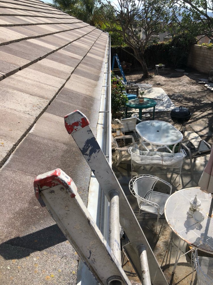 Slide of Tri-County Gutters