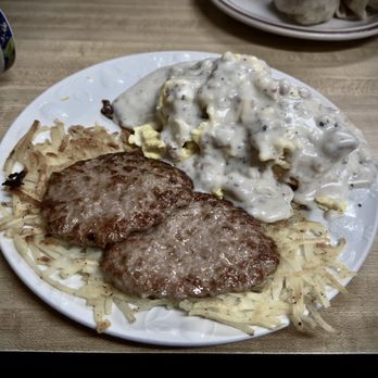 Tye Dye Cafe - Biscuits & gravy with sausage patties, scrambled eggs, and hash browns. - Breakfast & Brunch Near Me - Redding, California