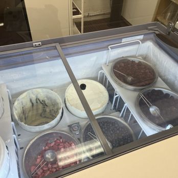 Après - Frozen fruit - Ice Cream & Frozen Yogurt Near Me - Penticton, British Columbia Après - Frozen fruit - Ice Cream & Frozen Yogurt Near Me - Penticton, British Columbia