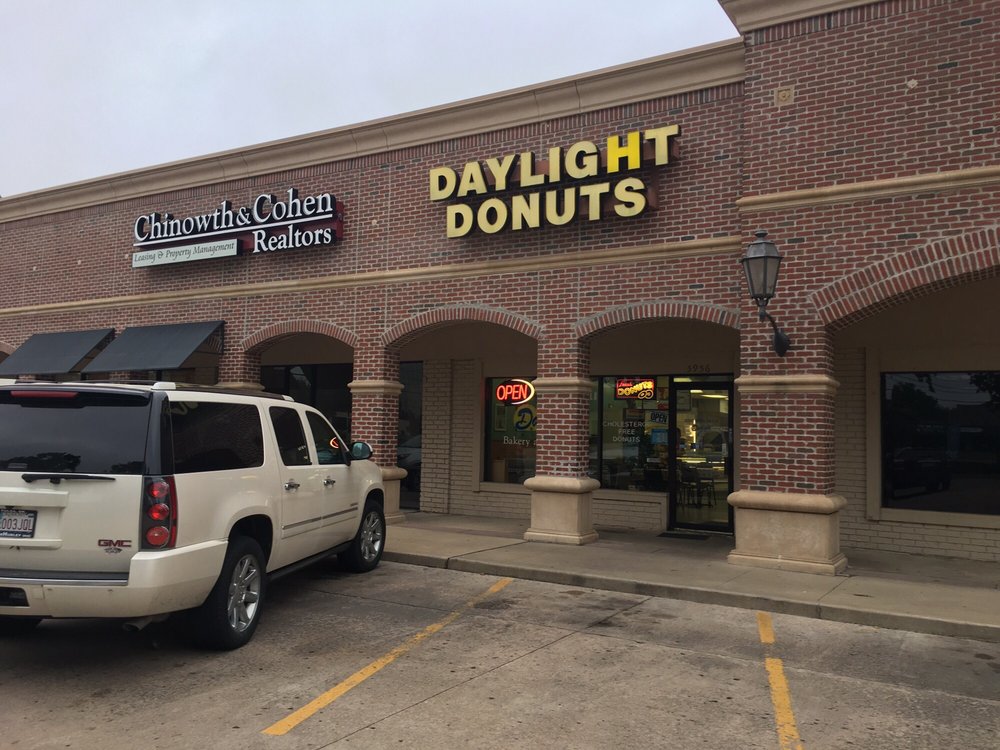 SOUTHERN HILLS DAYLIGHT DONUT Updated September 2024 5956 S Lewis