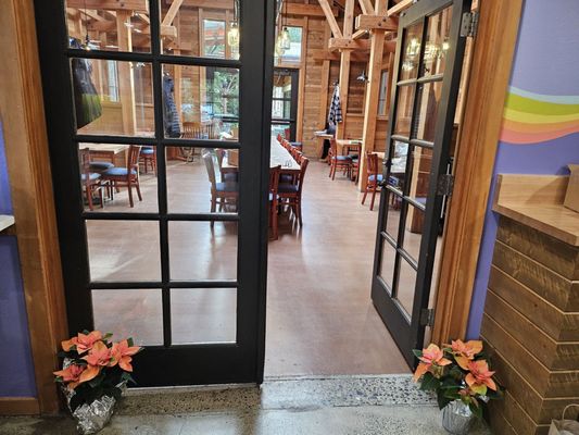 Cafe in the Woods does not exist - go to Seabiscuit Bakery for new info by null