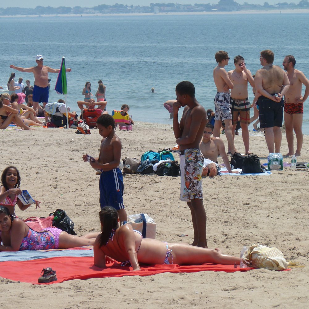 Brighton Beach - Beach-goers - Beaches Near Me - Brooklyn, New York Brighton Beach - Beach-goers - Beaches Near Me - Brooklyn, New York