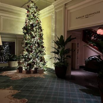 Flagler Steakhouse - Lobby Area - Steakhouses Near Me - Palm Beach, Florida