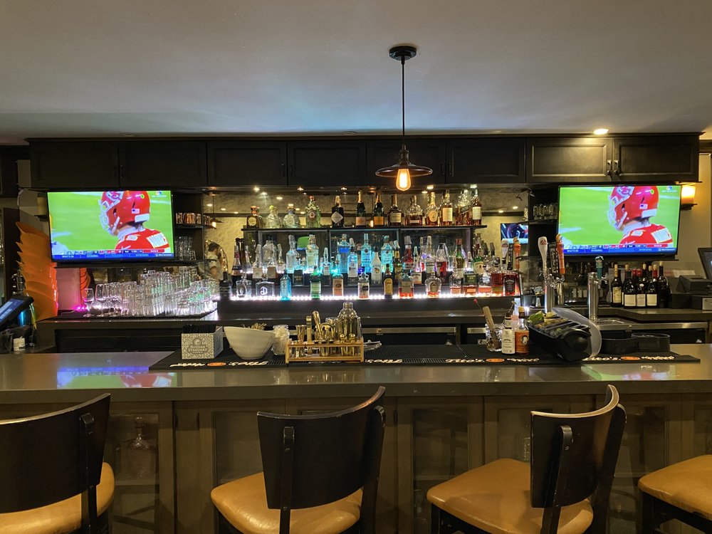 The Oaks at Lakeside, Encino Roadtrippers