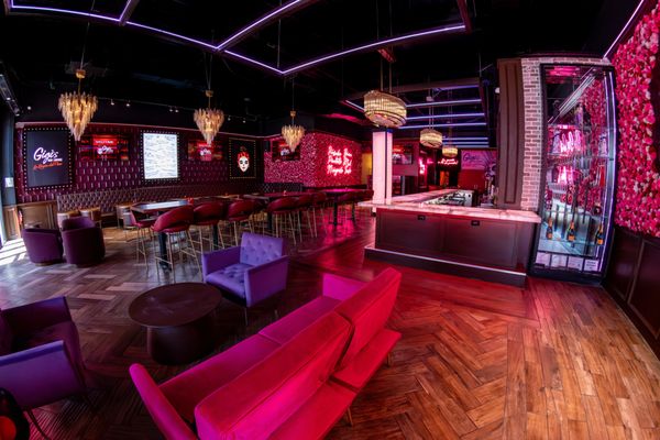 Gigi's Bar & Lounge by null