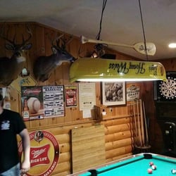 Drews Lakeside Bar and Grill - Pool and deer heads