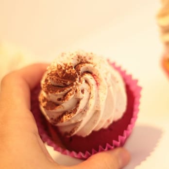 Dunya Halawa - Cupcake red velvet - Cupcakes Near Me - Lille, 59 Dunya Halawa - Cupcake red velvet - Cupcakes Near Me - Lille, 59